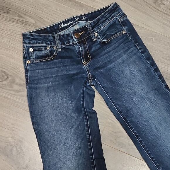 American Eagle Favorite Boyfriend Straight Leg Jeans - Picture 1 of 6